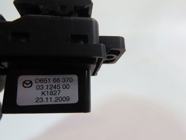 Commande lève-glace porte avant droite Mazda 2 (DE_, DH_) 1.6 mz-cd (2008-2015)