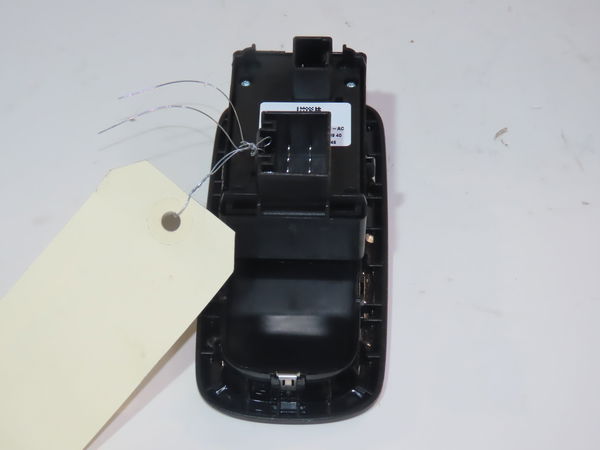 Commande lève-glace porte avant gauche Ford FIESTA VI (CB1, CCN) 1.6 tdci (2008-2012)