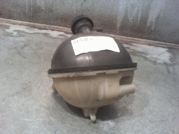 Vase expansion TOYOTA AVENSIS