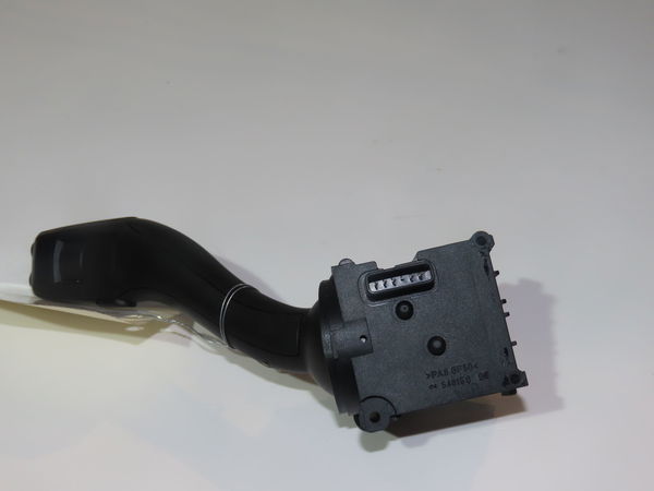 Commande essuie glace Audi A4 B6 Avant (8E5) 1.9 tdi (2001-2004)