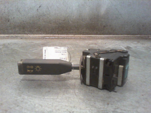 Commande clignotant RENAULT R21