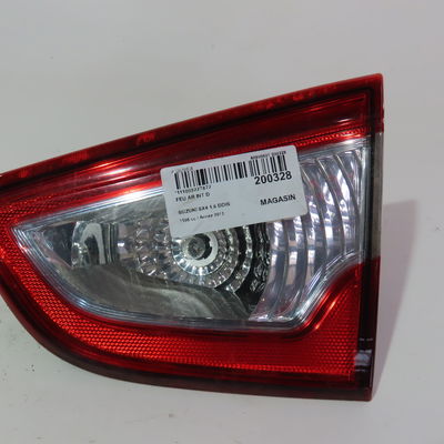 Feu arrière intérieur droit Suzuki SX4 S-CROSS (JY) 1.6 ddis (akk 416d) (2013)