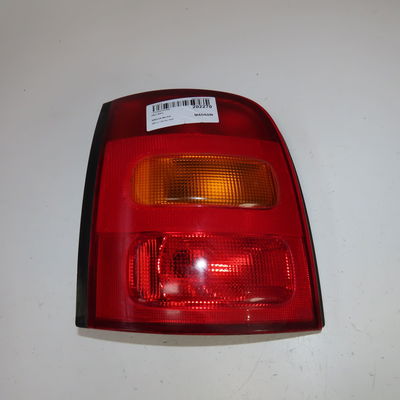 Feu arrière gauche Nissan MICRA II (K11) 1.0 i 16v (1992-2000)