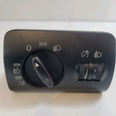 Interrupteur commande de phares Audi A6 C5 (4B2) 1.9 tdi (1997-2000)