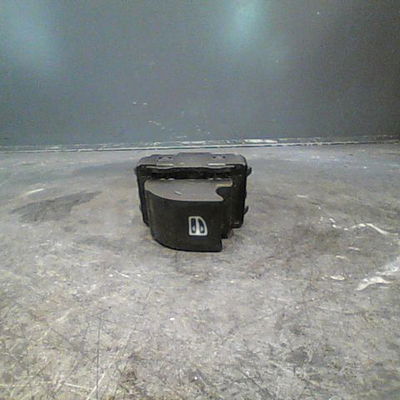 Commande lève-glace porte avant droite Renault LAGUNA Coupé (DT0-1) 2.0 dci (dt01, dt08, dt09, dt0k, dt12, dt1c, dt1d, dt1m,... 