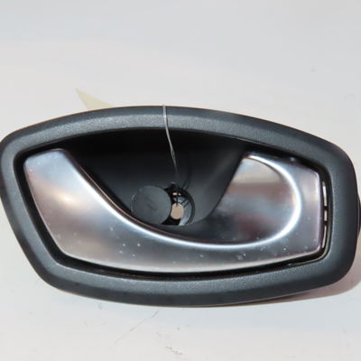 Poignee int porte ard Renault MEGANE III 3-5 portes (BZ0-1_, B3_) 1.5 dci (2009)