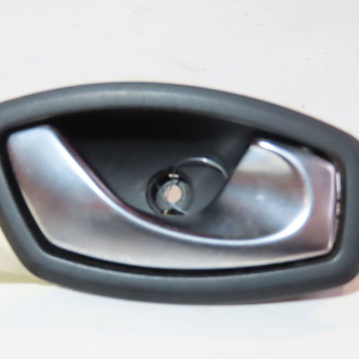 Poignee int porte avd Renault MEGANE III 3-5 portes (BZ0-1_, B3_) 1.5 dci (2009)