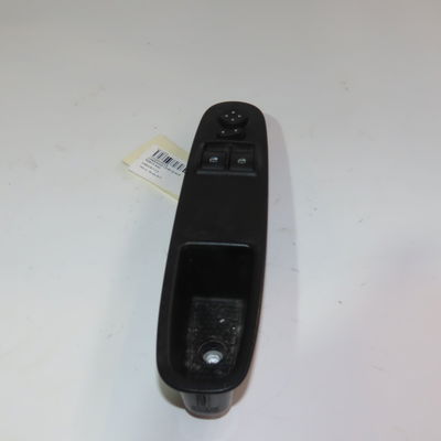 Commande lève-glace porte avant gauche Lancia YPSILON (312_) 1.2 (312.pxa1a, 312.yxa1a) (2011)