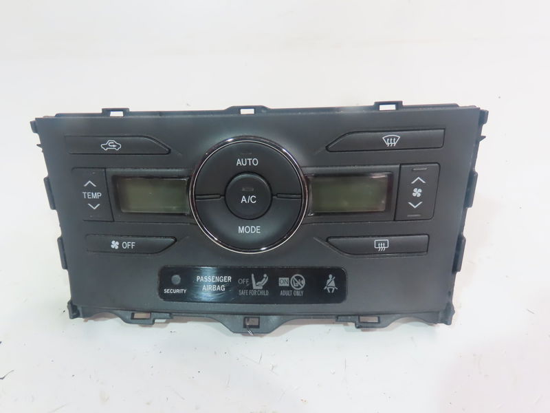 Commande de chauffage Toyota AURIS (_E15_) 1.4 d-4d (nde150_) (2007-2012) 3 portes