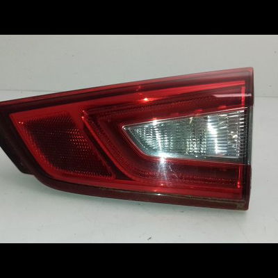 Feu arrière intérieur droit Nissan QASHQAI II SUV (J11, J11_) 1.2 dig-t (2013)