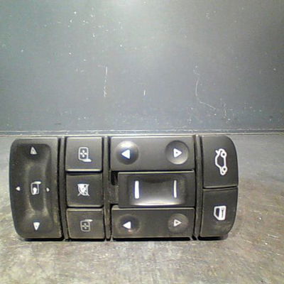 Commande lève-glace porte avant gauche Opel SIGNUM 3-5 portes (Z03) 2.2 dti (f48) (2003-2004)