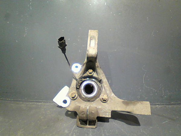 Moyeu avd Opel SIGNUM 3-5 portes (Z03) 2.2 dti (f48) (2003-2004)