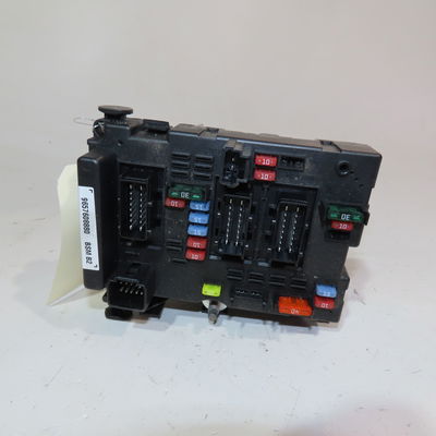 Boite a fusibles Peugeot 206 (2L_, 2M_) 1.4 hdi eco 70 (2009-2013) 5 portes