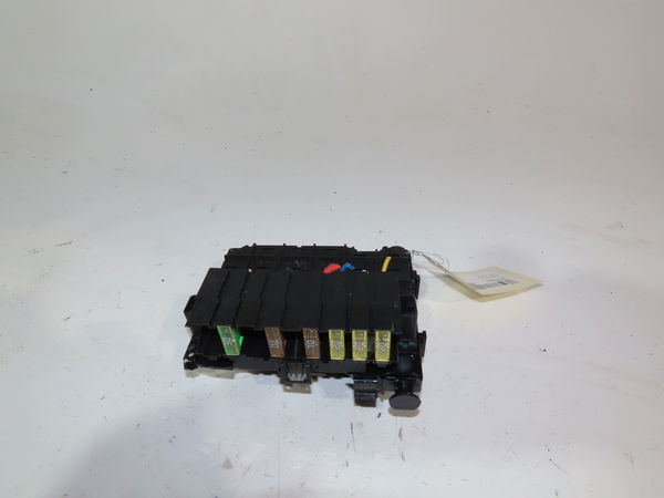 Boite a fusibles Peugeot 206 (2L_, 2M_) 1.4 hdi eco 70 (2009-2013) 5 portes
