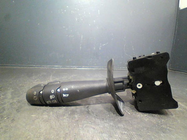 Commande clignotant Dacia LOGAN (LS_) 1.5 dci (ls0k) (2006-2012)