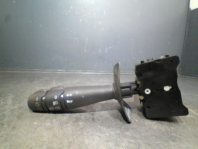 Commande clignotant Dacia LOGAN (LS_) 1.5 dci (ls0k) (2006-2012)