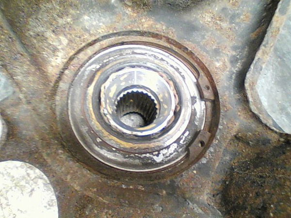Moyeu avd Peugeot 405 II (4B) 1.9 d (1994-1995)