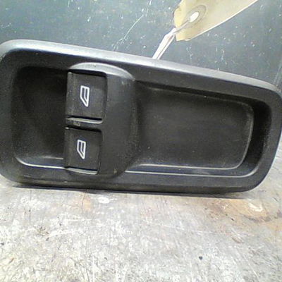 Commande lève-glace porte avant gauche Ford FIESTA VI (CB1, CCN) 1.4 tdci (2010-2012) 3 portes