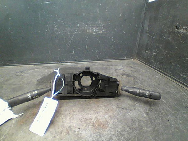 Bloc commodos Peugeot 206 3-5 portes (2A-C) 1.4 i (1998-2012) 3 portes