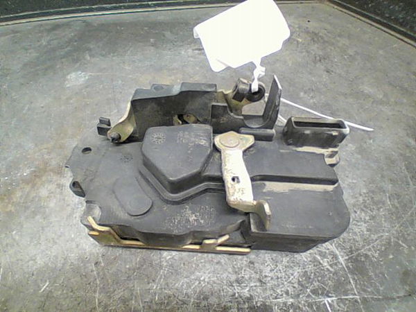 Serrure porte arg Peugeot 206 3-5 portes (2A-C) 1.1 i (1998-2007)