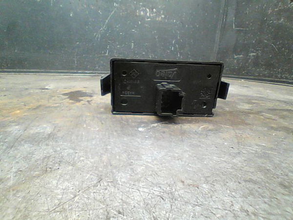 Bouton de warning Renault TWINGO III (BCM_, BCA_) 1.0 sce 70 (2014) 5 portes