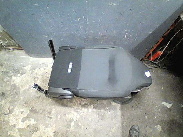 Siège avant droit Renault TWINGO III (BCM_, BCA_) 1.0 sce 70 (2014) 5 portes