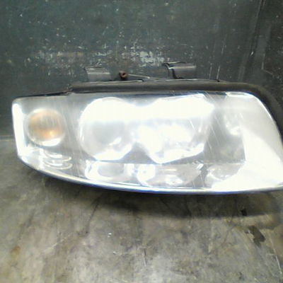 Phare droit Audi A4 B6 Avant (8E5) 2.5 tdi quattro (2001-2004)