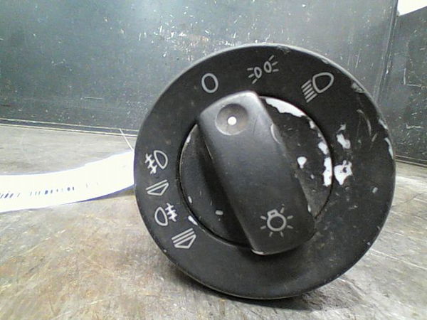 Commande eclairage Audi A4 B6 Avant (8E5) 2.5 tdi quattro (2001-2004)