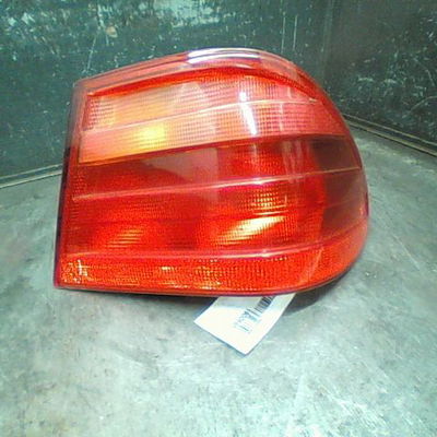 Feu arrière droit Mercedes-benz CLASSE E (W210) E 270 cdi (210.016) (1999-2002)