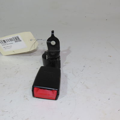 Ancrage ceinture arrière gauche Seat ALTEA (5P1) 1.6 tdi (2009)