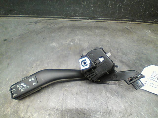 Commande clignotant Seat LEON (1P1) 2.0 tdi (2005-2010)