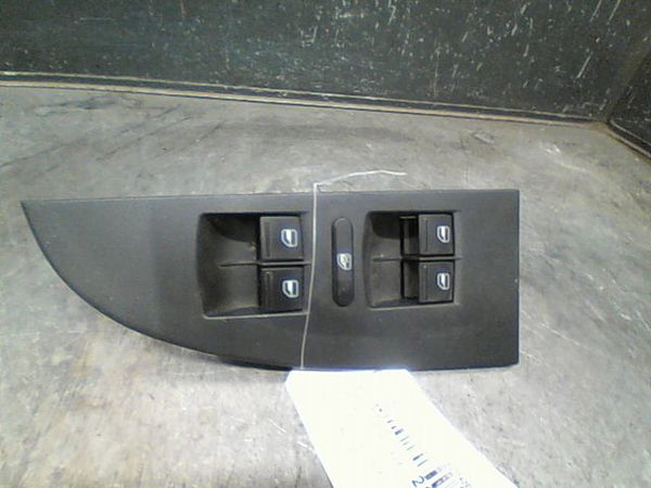Commande lève-glace porte avant gauche Seat LEON (1P1) 2.0 tdi (2005-2010)