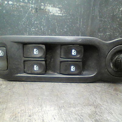 Commande lève-glace porte avant gauche Renault MODUS - GRAND MODUS (F-JP0_) 1.5 dci (fp0f, jp0f) (2004) 5 portes