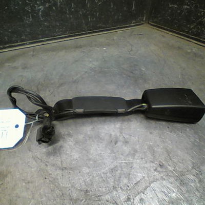Ancrage ceinture avant gauche Seat IBIZA IV SC (6J1, 6P5) 1.4 tdi (2008-2010)