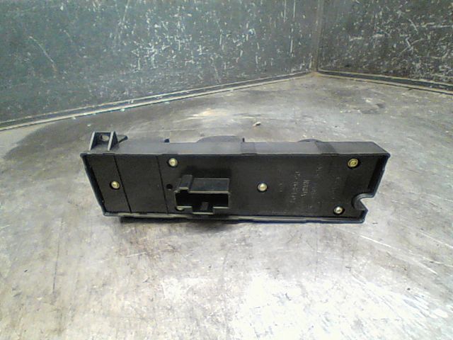 Commande lève-glace porte avant gauche Ford FOCUS C-MAX (DM2) 2.0 tdci (2003-2007)