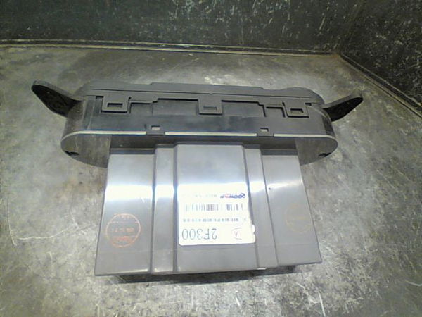 Commande de chauffage Kia CERATO I 3-5 portes (LD) 2.0 crdi (2004-2006)
