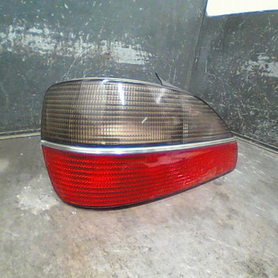 Feu arrière gauche Peugeot 306 (7B, N3, N5) 1.9 d (1998-2001)