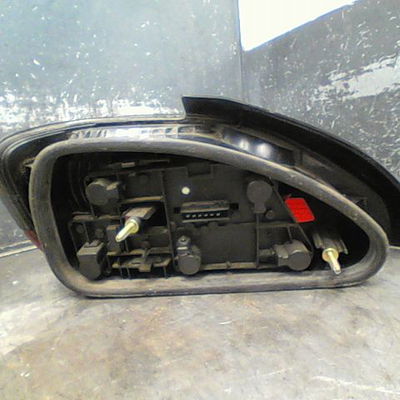 Feu arrière droit Peugeot 306 (7B, N3, N5) 1.9 d (1998-2001)