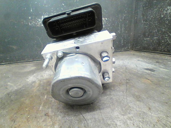 Unité hydraulique abs Renault TWINGO III (BCM_, BCA_) 0.9 tce 95 (2019)