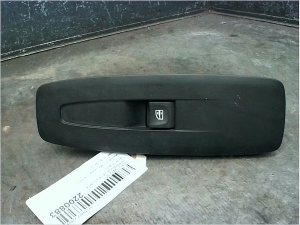 Commande lève-glace porte avant droite Renault MEGANE IV 3-5 portes (B9A-M-N_) 1.6 dci 130 (b9a4) (2015)