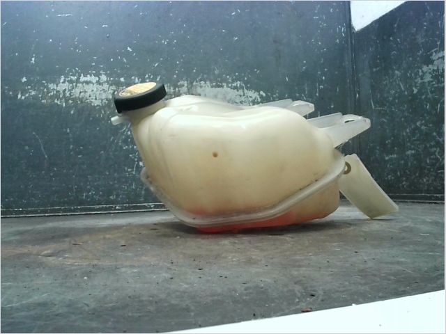 Vase expansion Toyota RAV 4 II (_A2_) 2.0 d 4wd (cla20_, cla21_) (2001-2005)