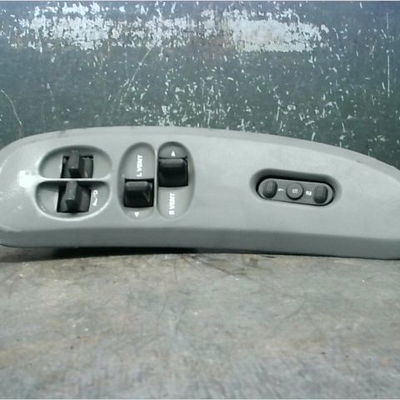 Commande lève-glace porte avant gauche Chrysler VOYAGER IV (RG, RS) 2.8 crd (2004-2008)