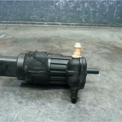 Pompe lave-glace avant Audi A4 B8 Avant (8K5) 2.0 tdi (2008-2015)