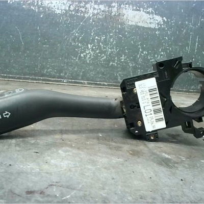 Commande clignotant Audi A3 (8L1) 1.6 (1996-2003)