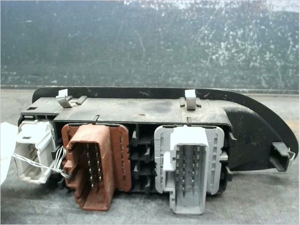 Commande lève-glace porte avant gauche Renault VEL SATIS (BJ0_) 2.2 dci (bj0e, bj0f) (2002-2009) 5 portes
