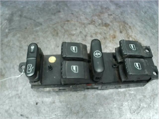 Commande lève-glace porte avant gauche Volkswagen PASSAT B5.5 (3B3) 1.9 tdi (2000-2005)