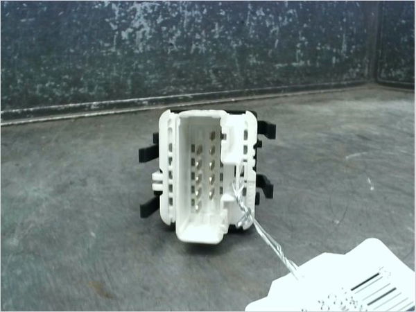 Commande lève-glace porte avant gauche Renault TWINGO II (CN0_) 1.5 dci (cn0u) (2008-2014) 3 portes