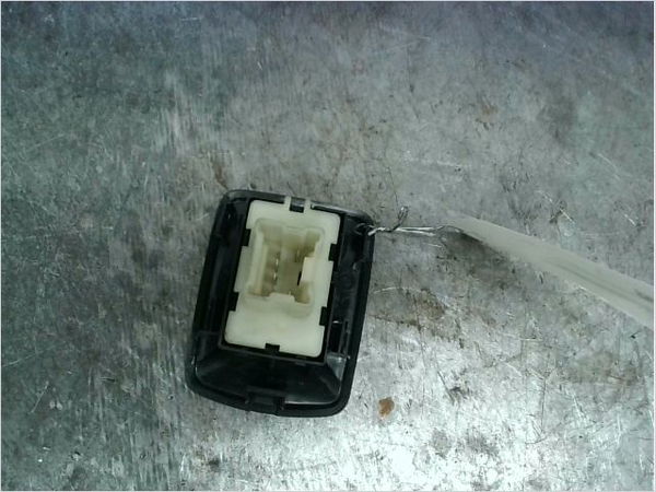 Commande lève-glace porte avant droite Dacia SANDERO II Tce 90 (b8m1, b8ma) (2012) 5 portes