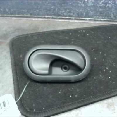 Poignee int porte ard Dacia SANDERO 1.5 dci (2010)