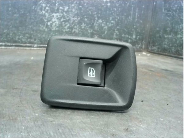Commande lève-glace porte avant droite Renault KANGOO Express (FW0-1_) 1.5 dci 110 (fw06, fw12) (2013)